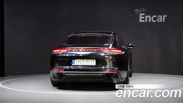 Porsche Panamera 2021