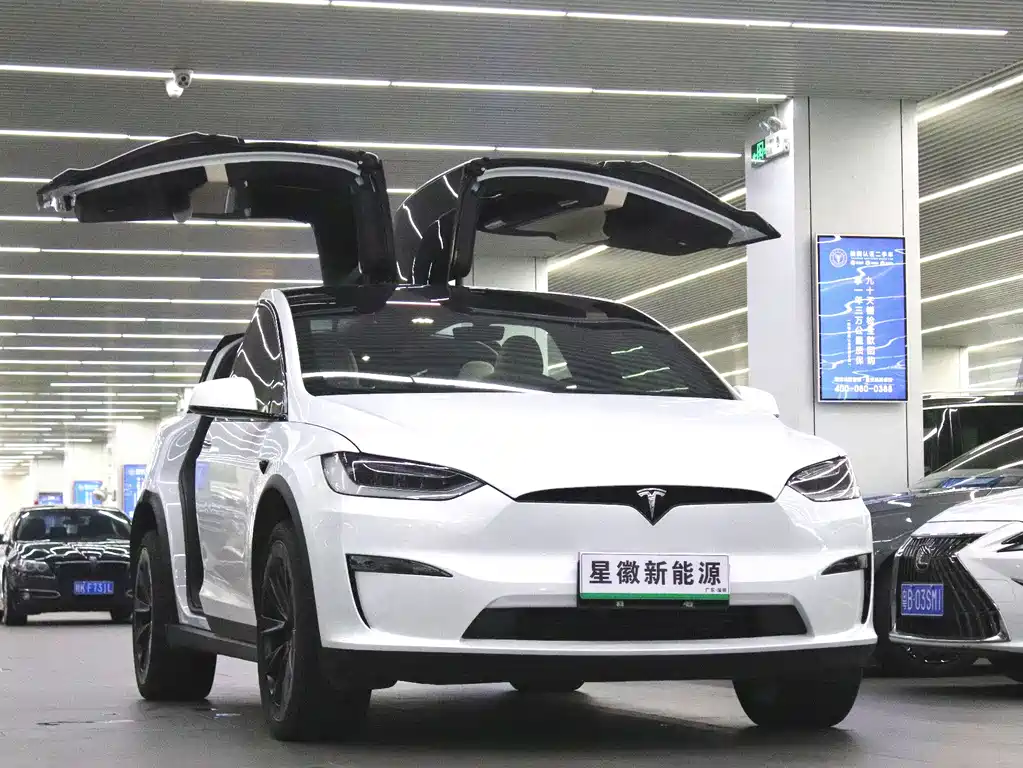 Tesla Model X 2023