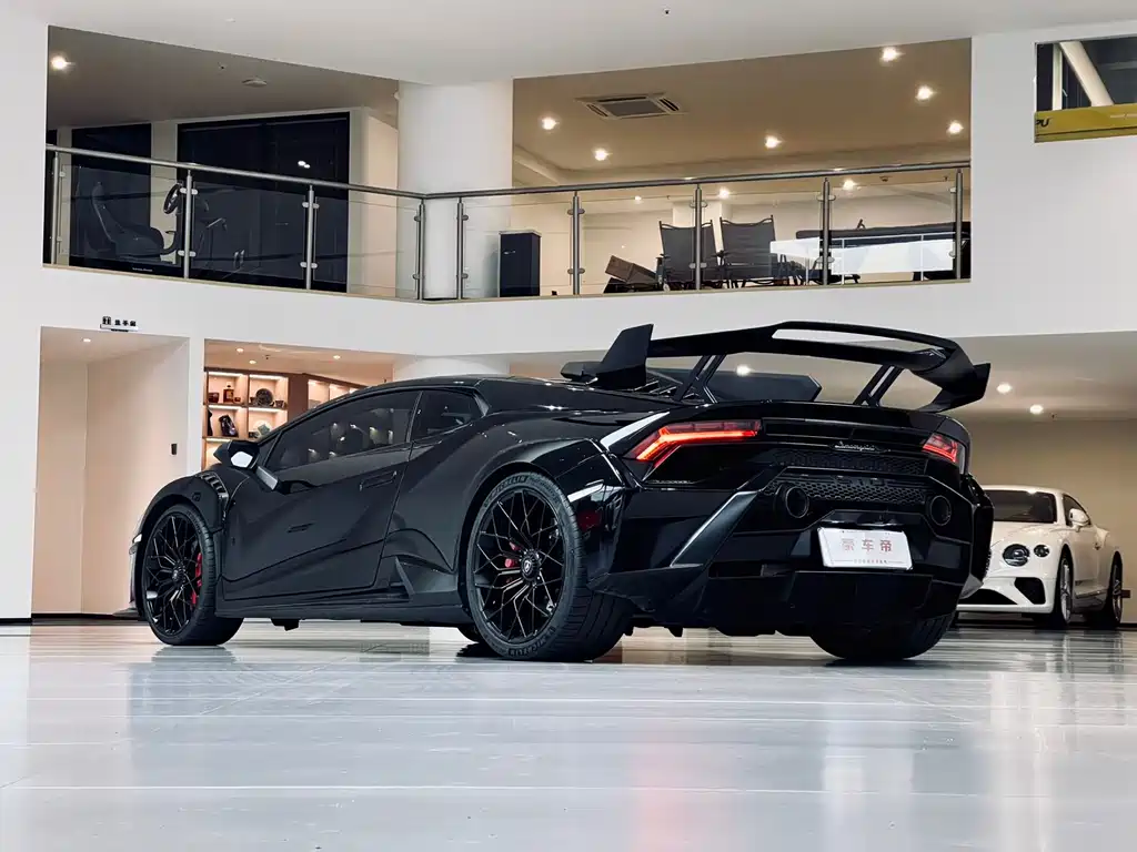 Lamborghini Huracán 2023
