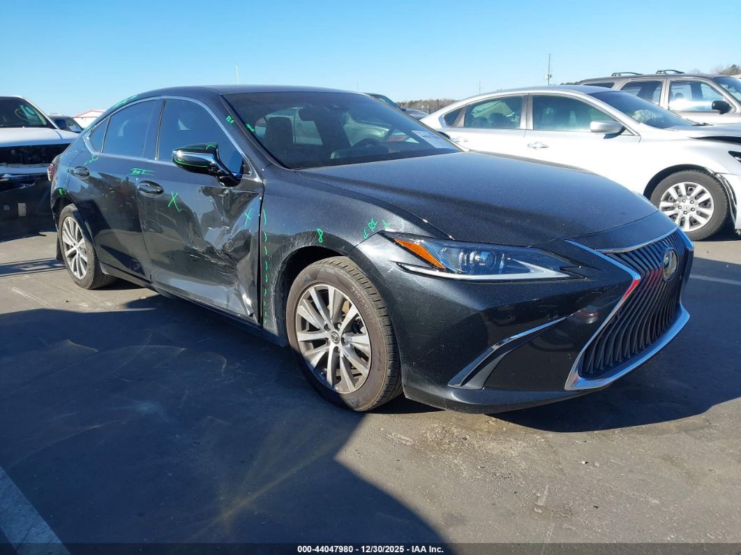 Lexus ES 2021