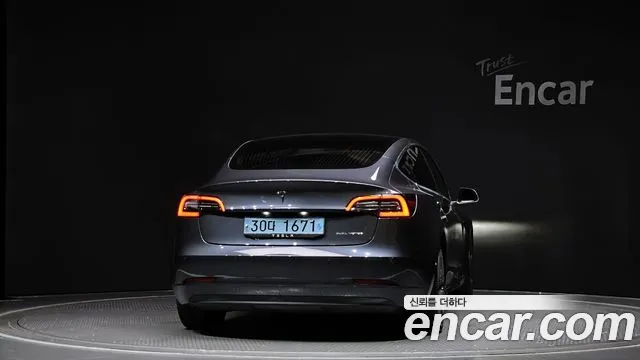 Tesla Model 3 2020