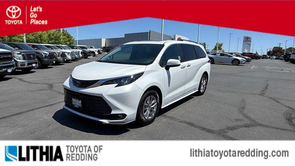 Toyota Sienna 2025