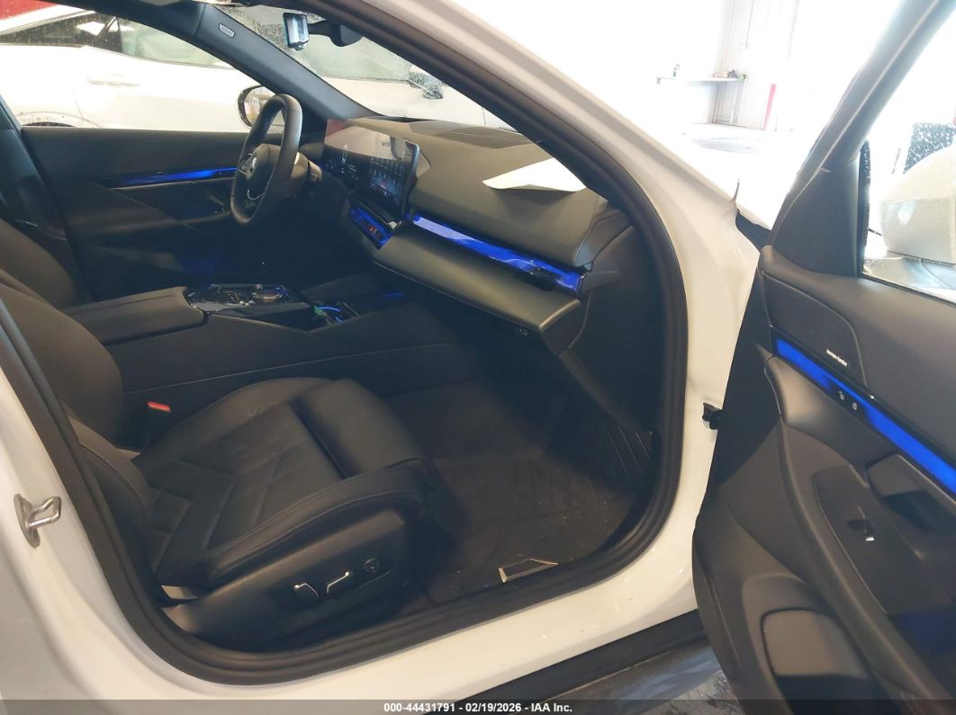 BMW i5 2025
