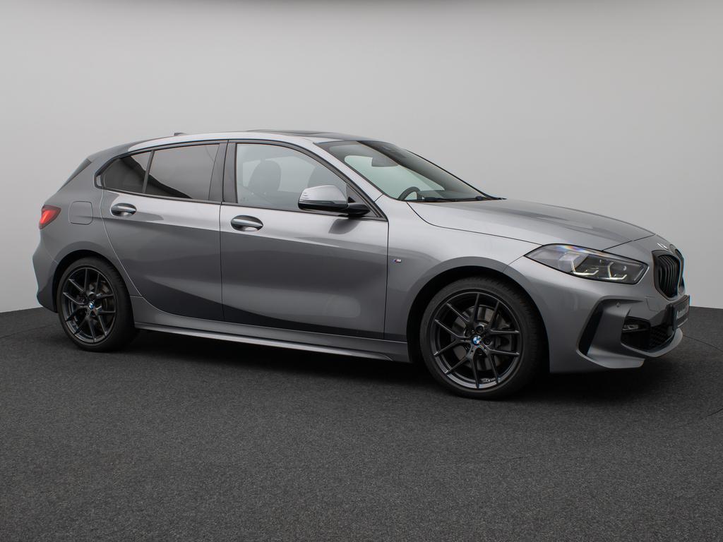 BMW 120 2022