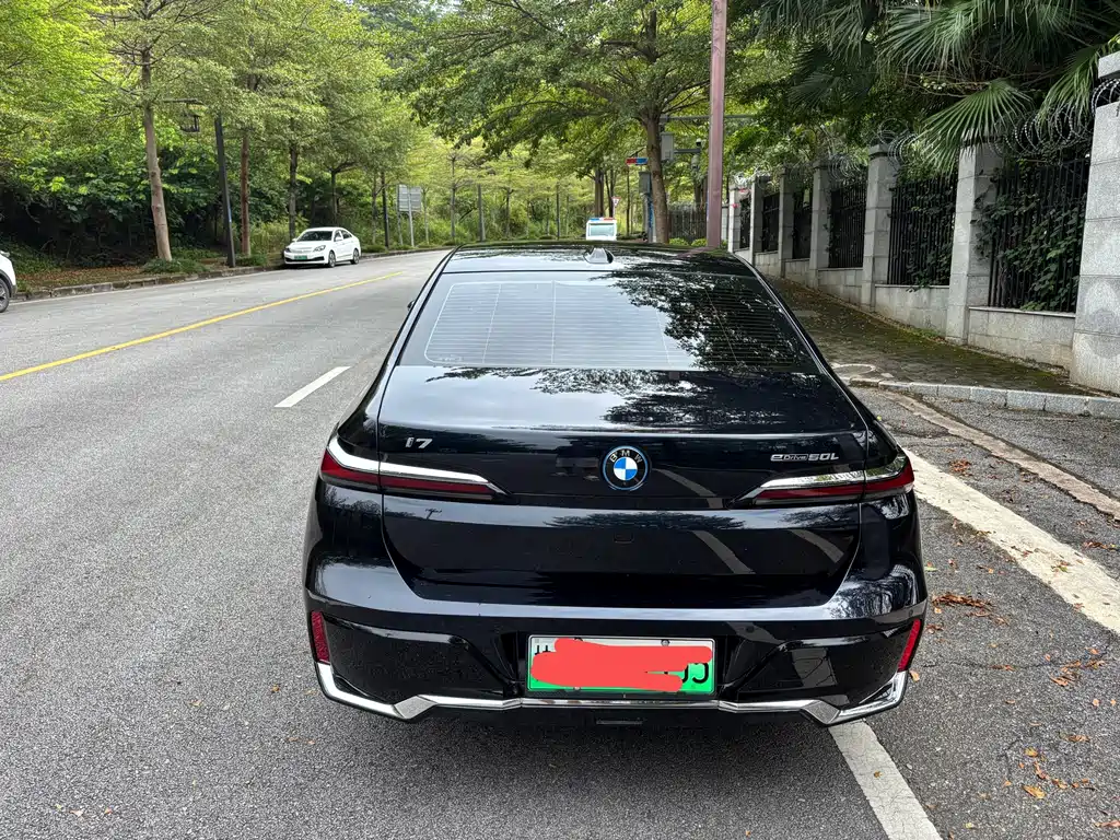 BMW i7 2023