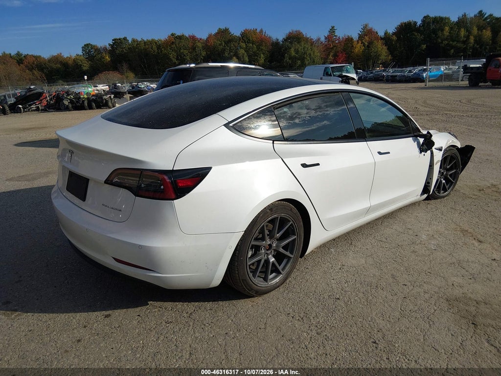 Tesla Model 3 2022