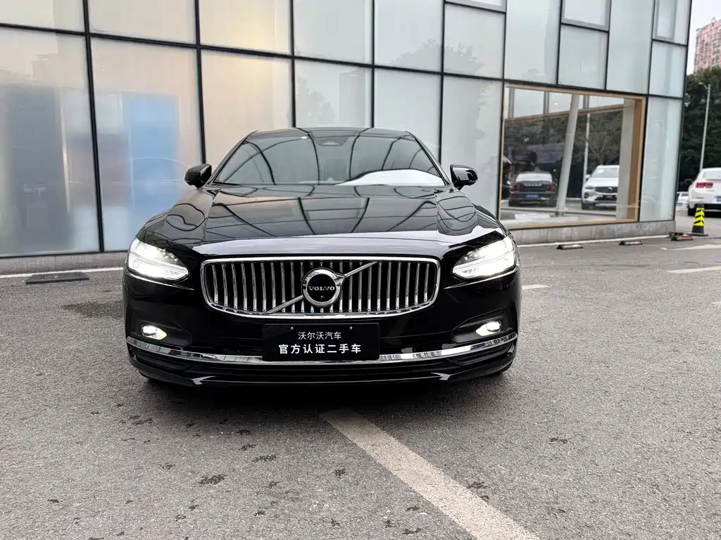 Volvo S90 2023