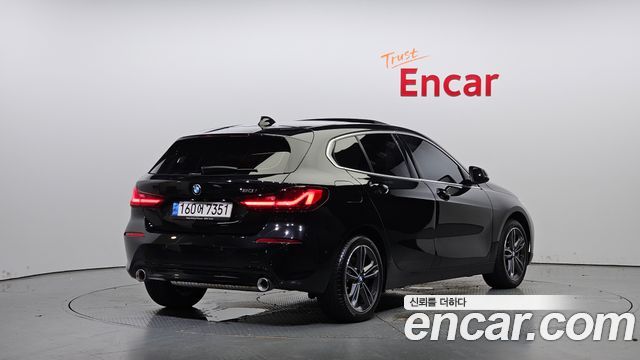 BMW 1 серии 2022