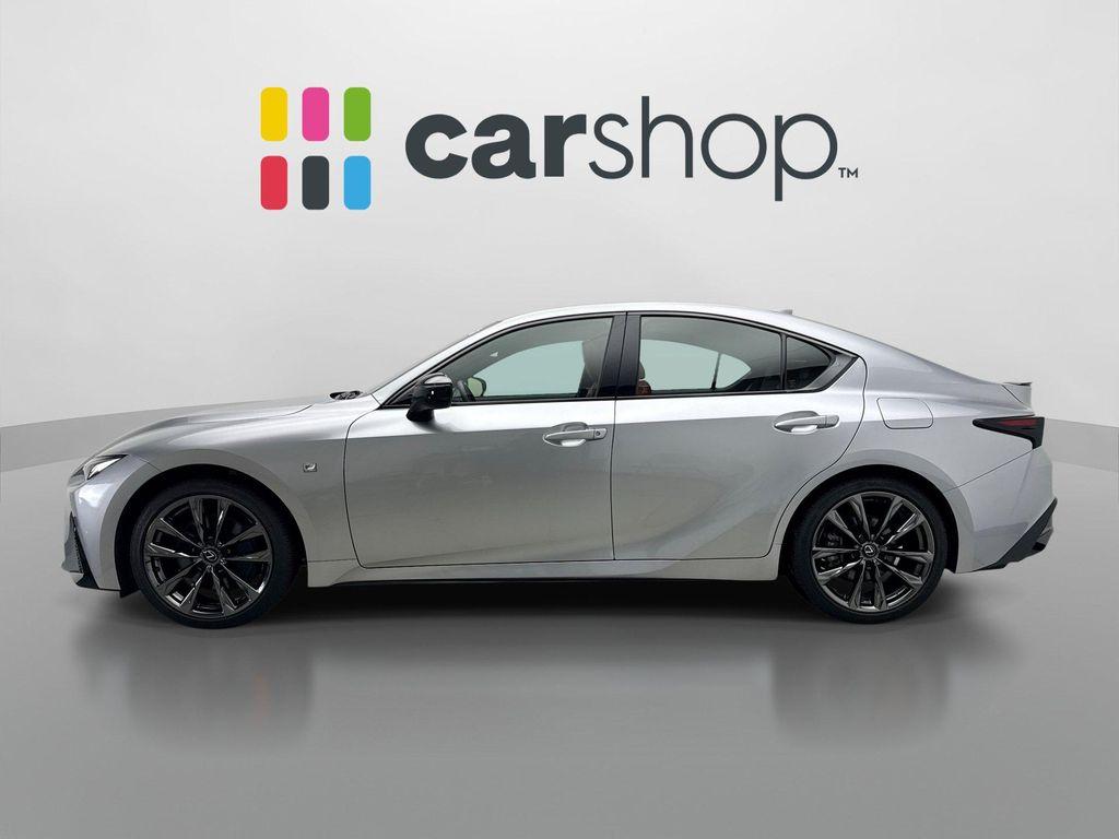 Lexus IS 2025