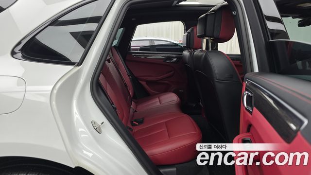 Porsche Macan 2022