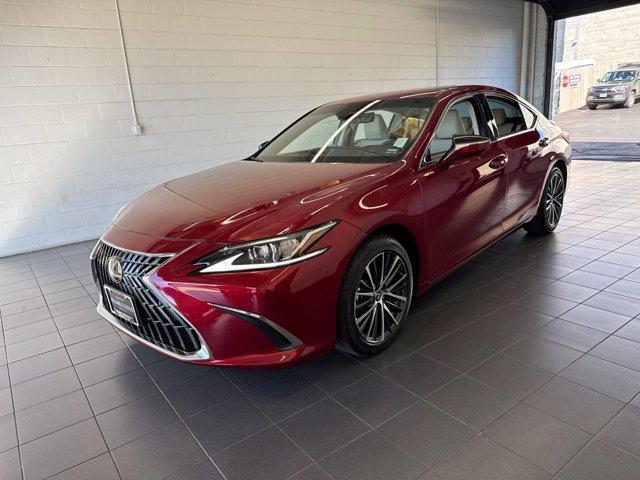 Lexus ES 2025