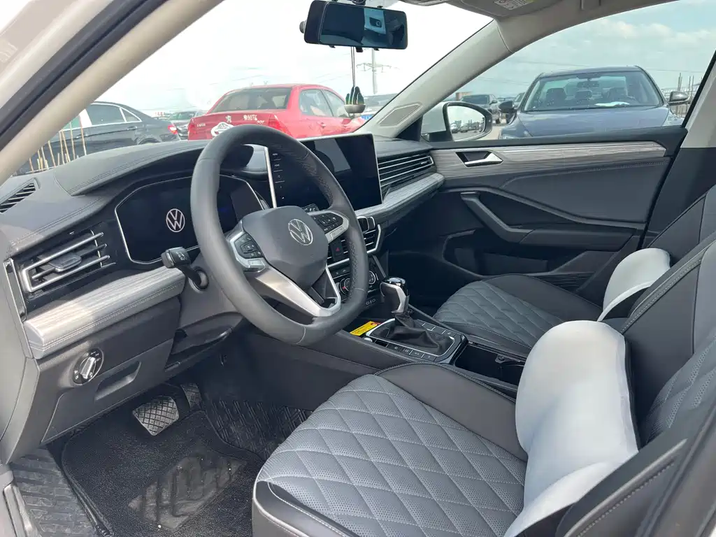 Volkswagen Jetta 2023