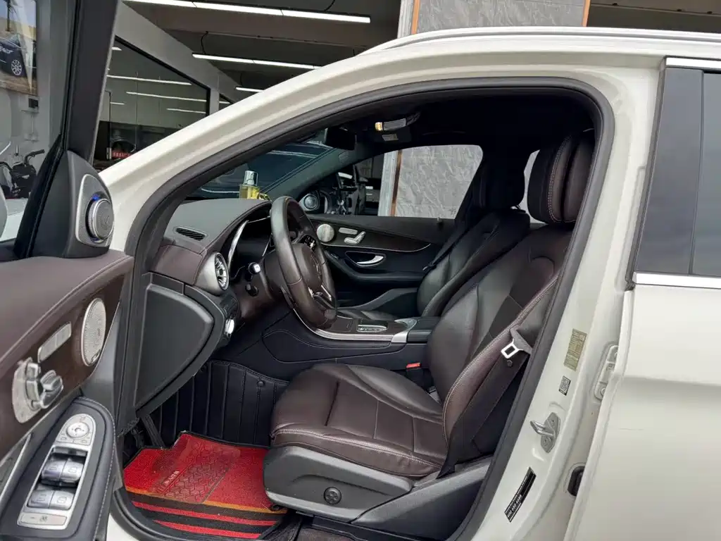 Mercedes-Benz GLC 2021