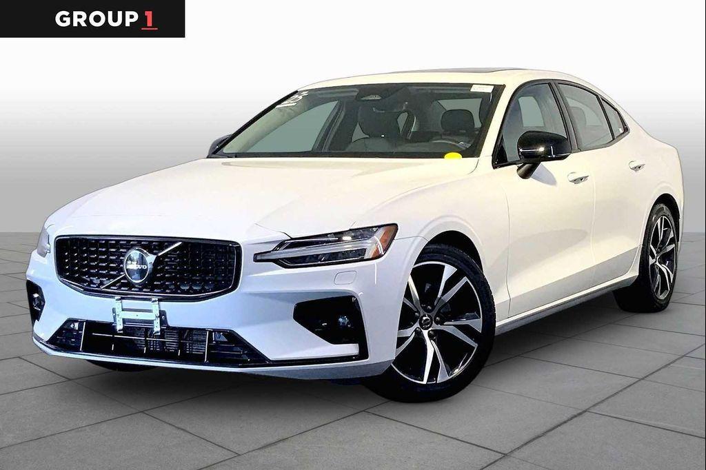 Volvo S60 2025