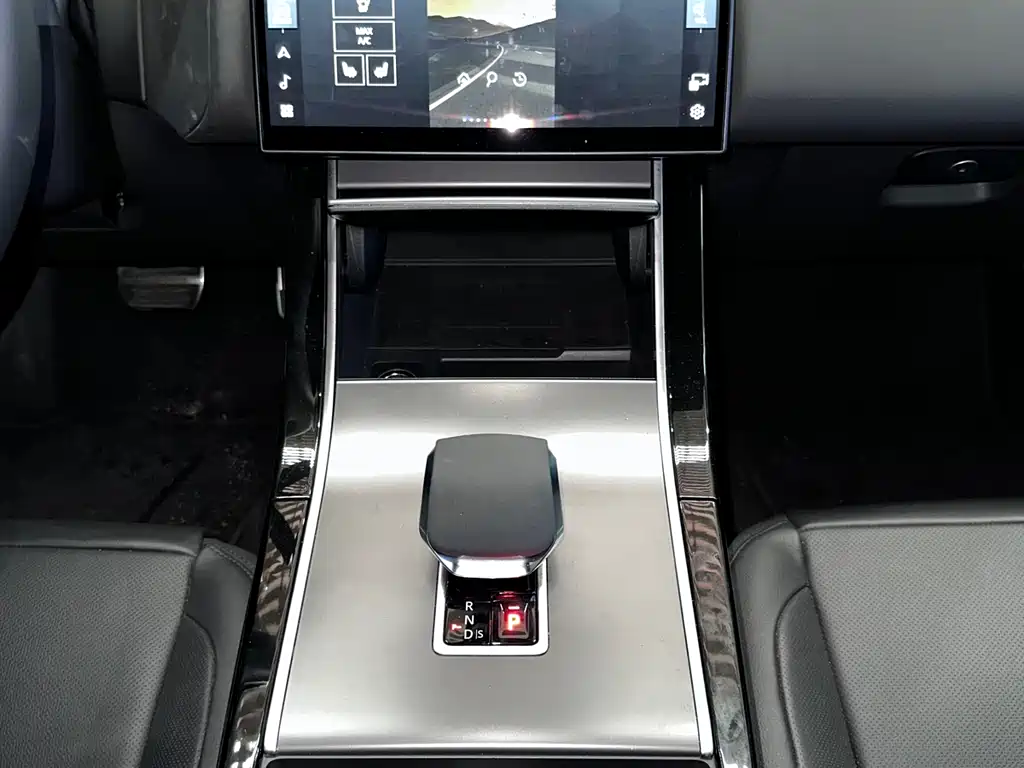 Land Rover Range Rover Velar 2024