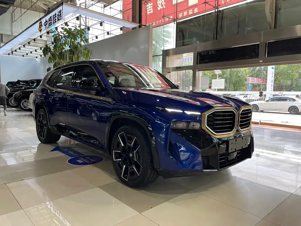 BMW XM 2024