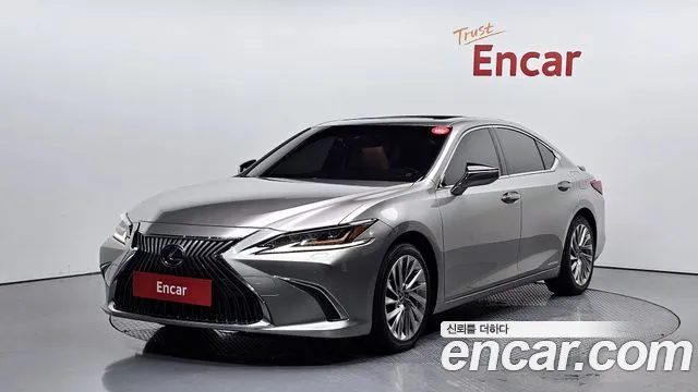 Lexus ES 2020