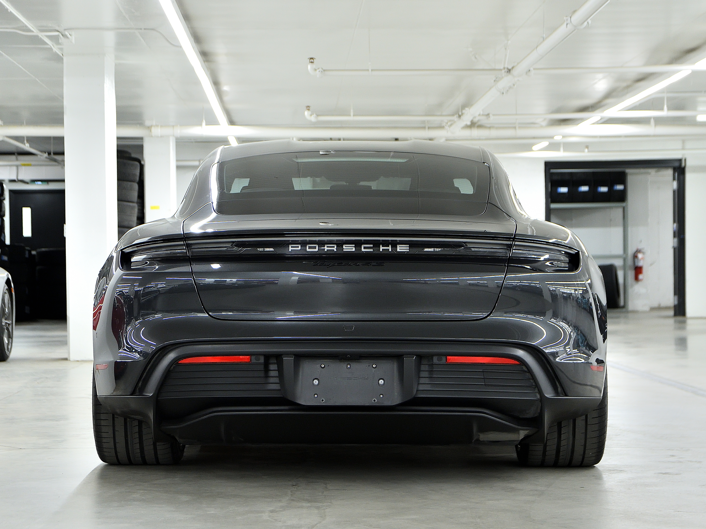 Porsche Taycan 2025