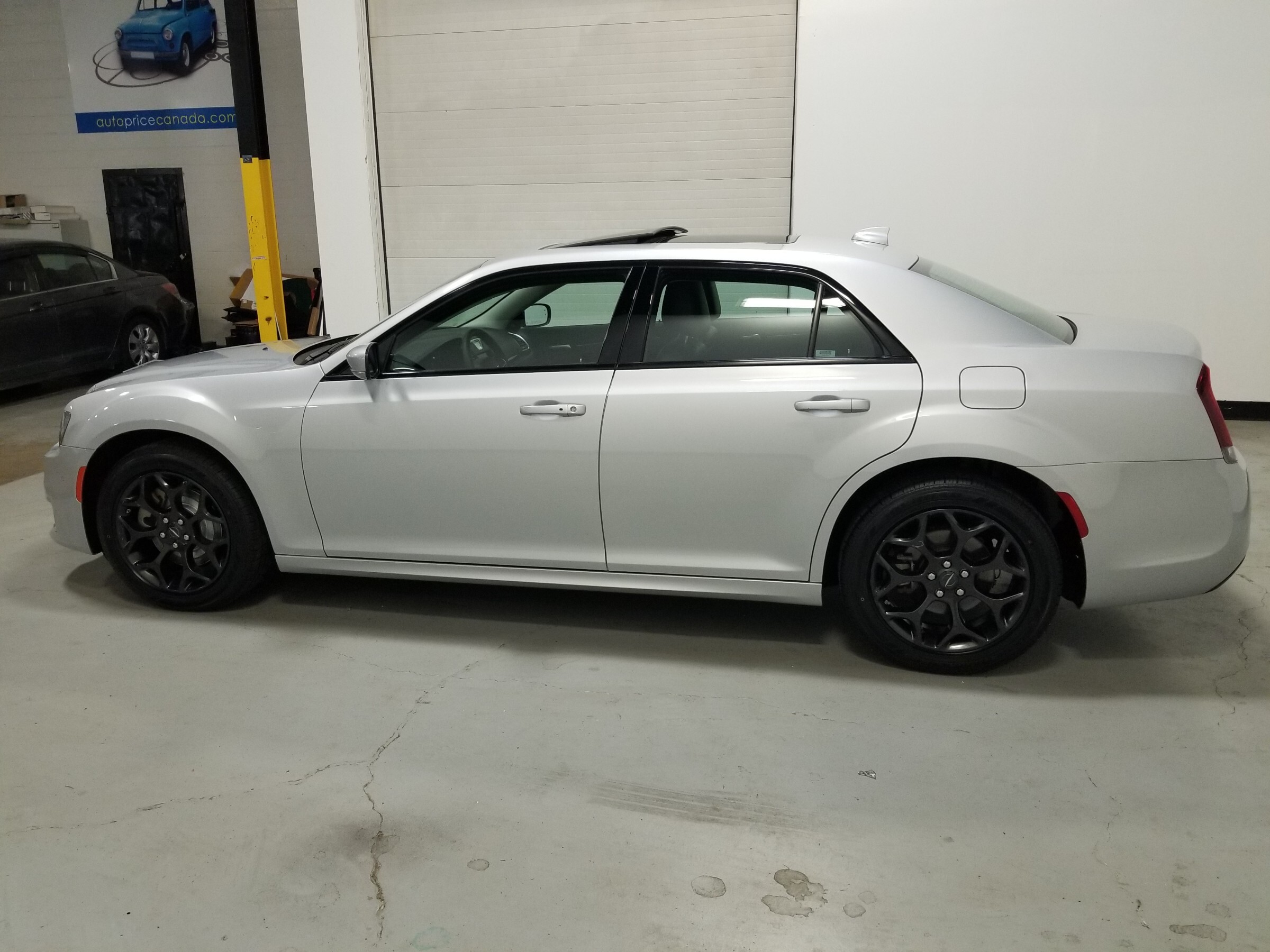 Chrysler 300 2023