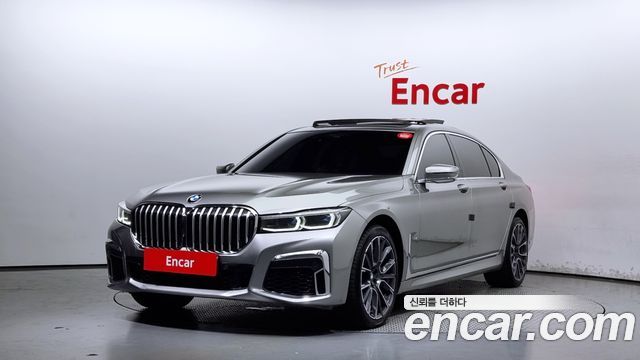 BMW 7 серии 2021