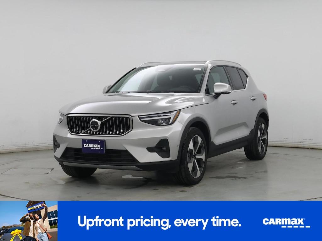 Volvo XC40 2025