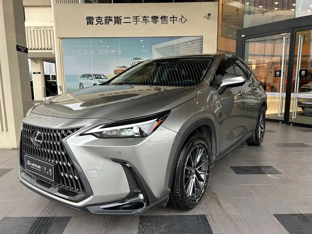 Lexus NX 2024