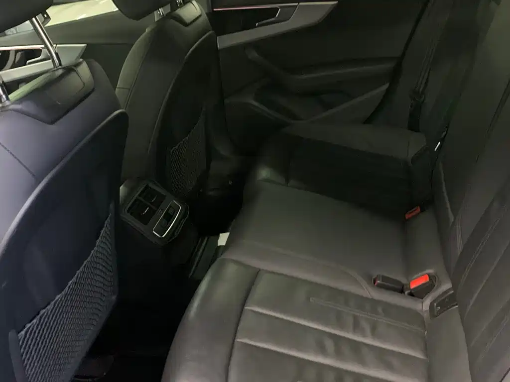 Audi A4 2023