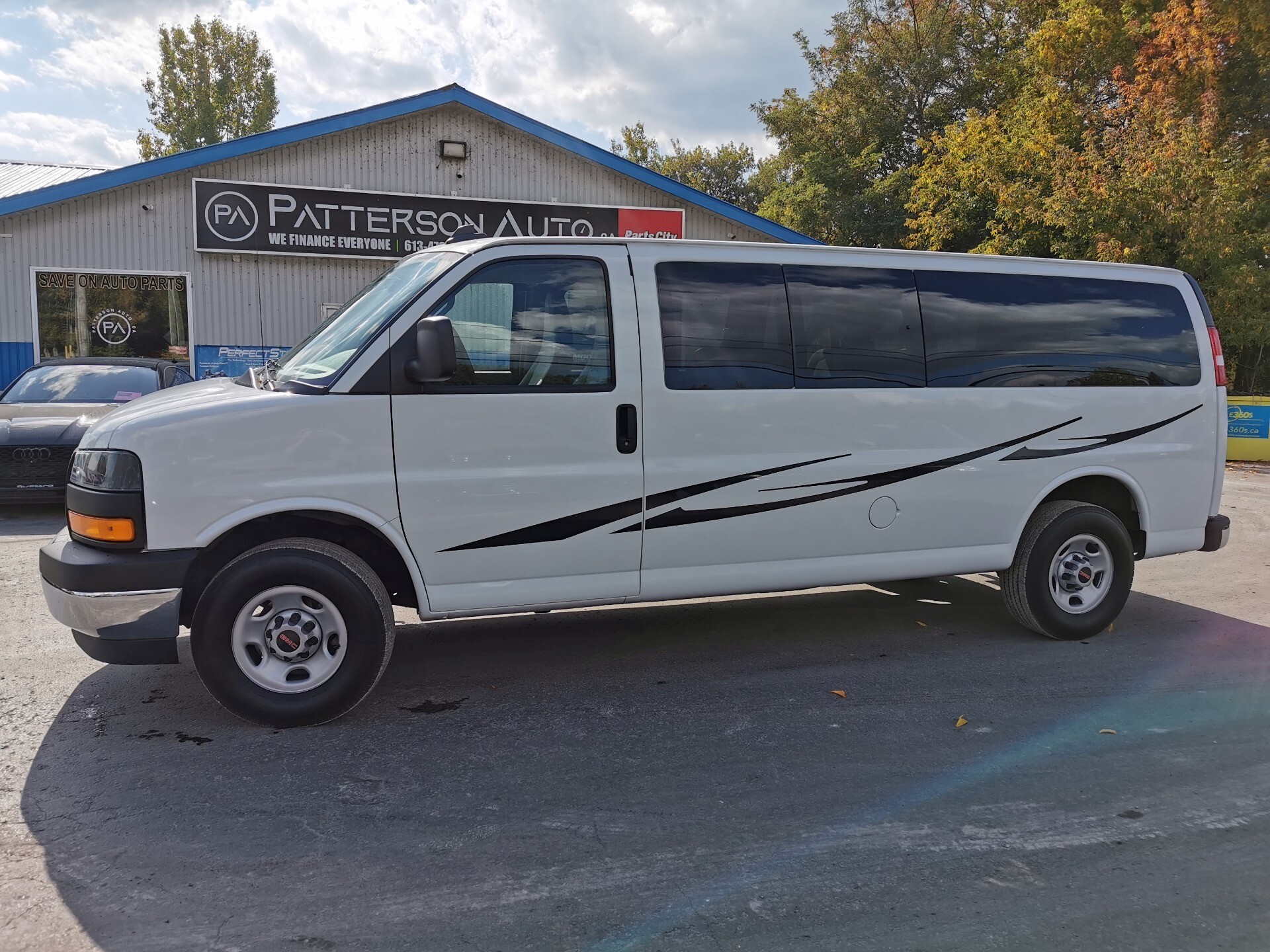 GMC Savana 2024