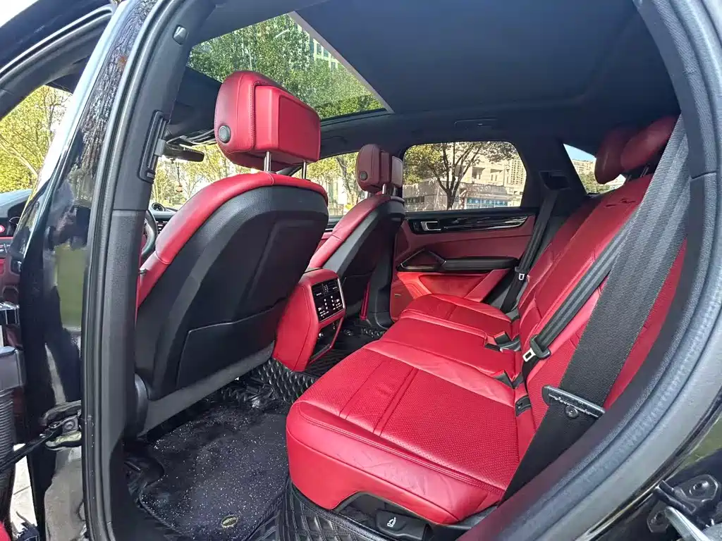 Porsche Cayenne 2022