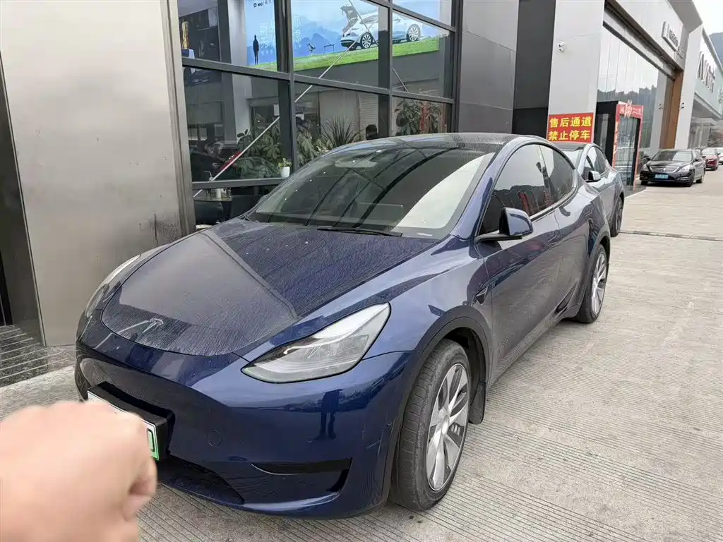 Tesla Model Y 2022