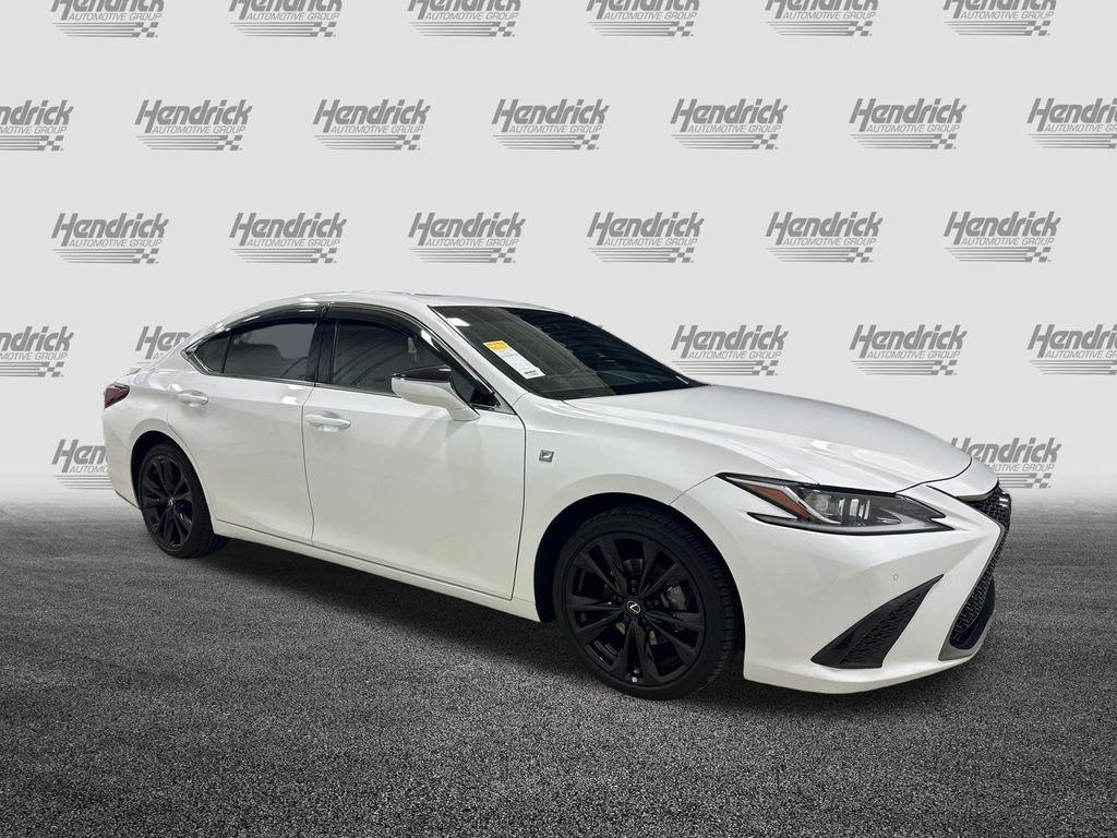 Lexus ES 2022