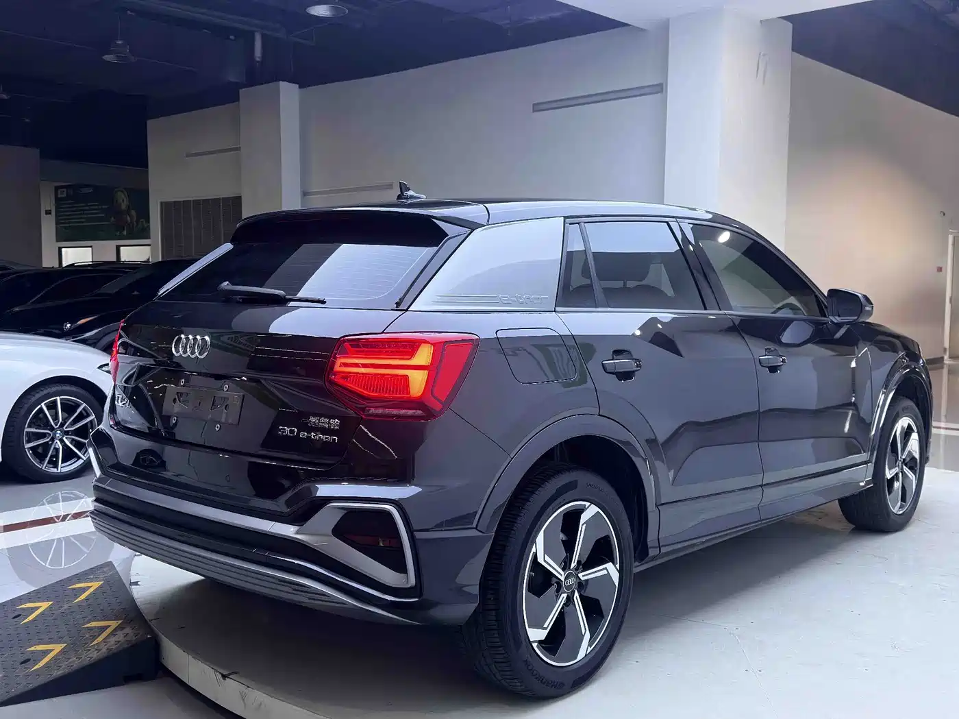Audi e-tron 2023
