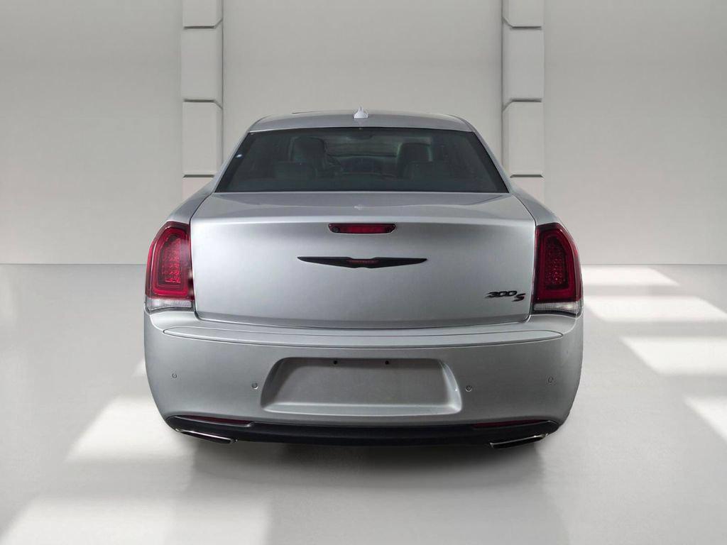 Chrysler 300 2023
