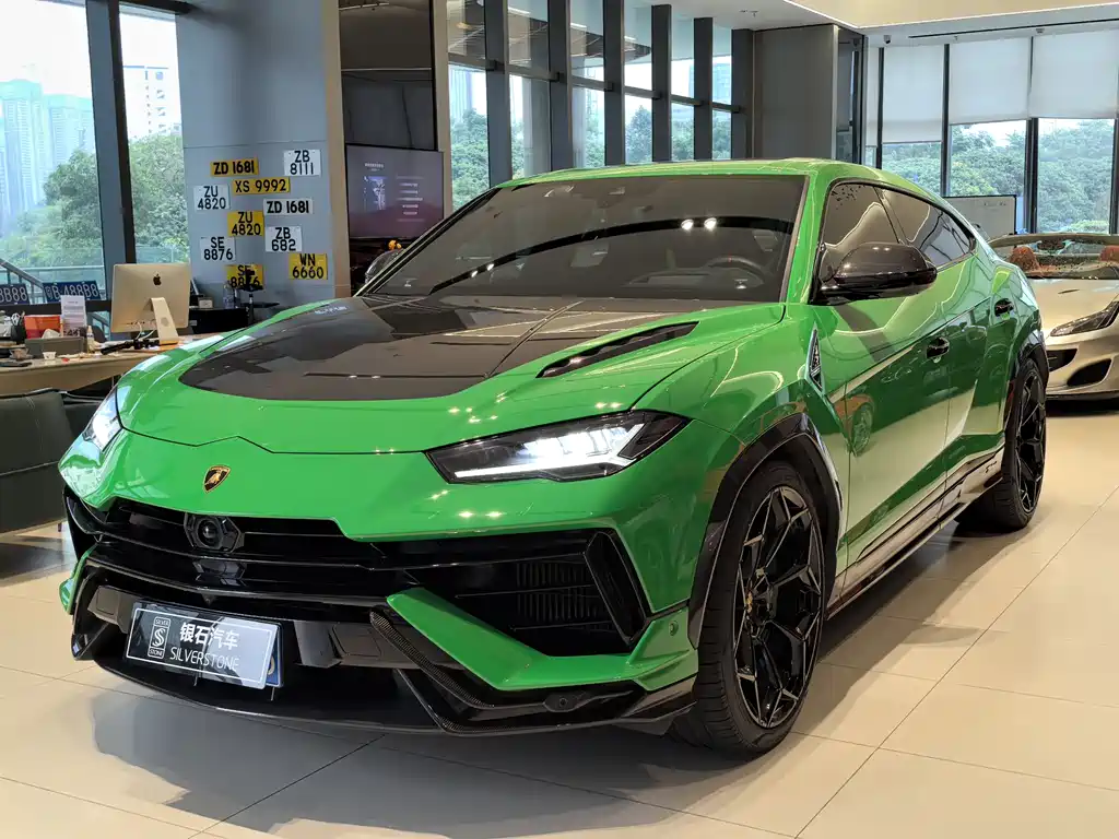 Lamborghini Urus 2024