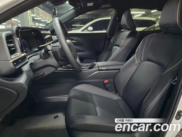 Toyota Crown 2023