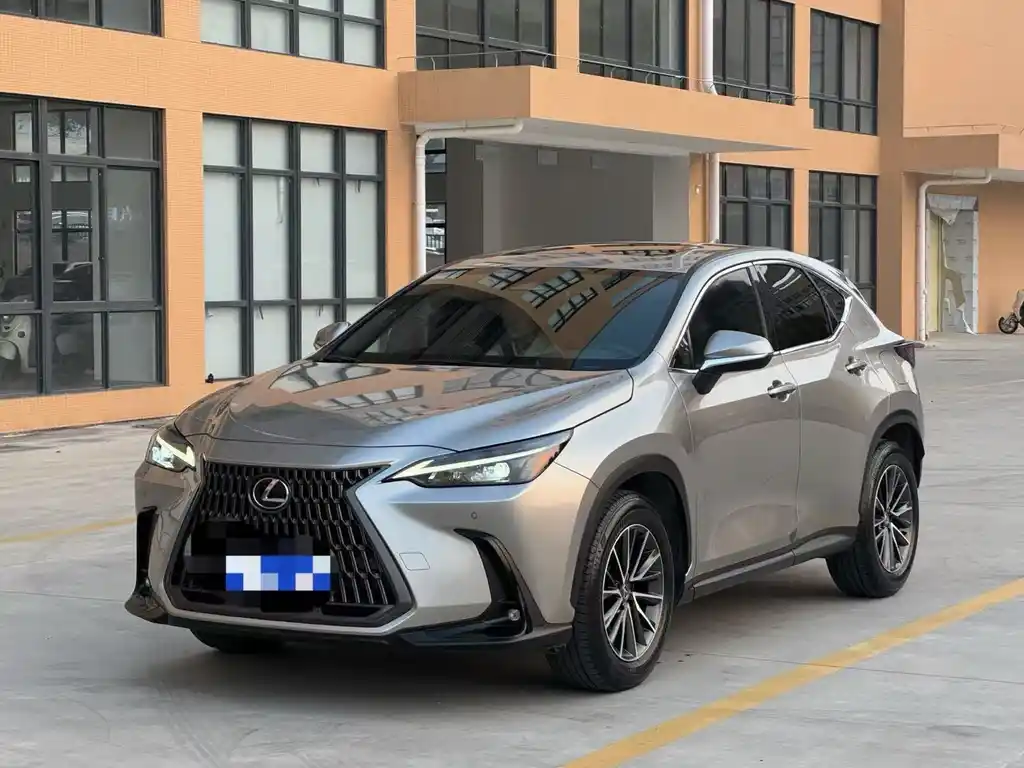 Lexus NX 2023