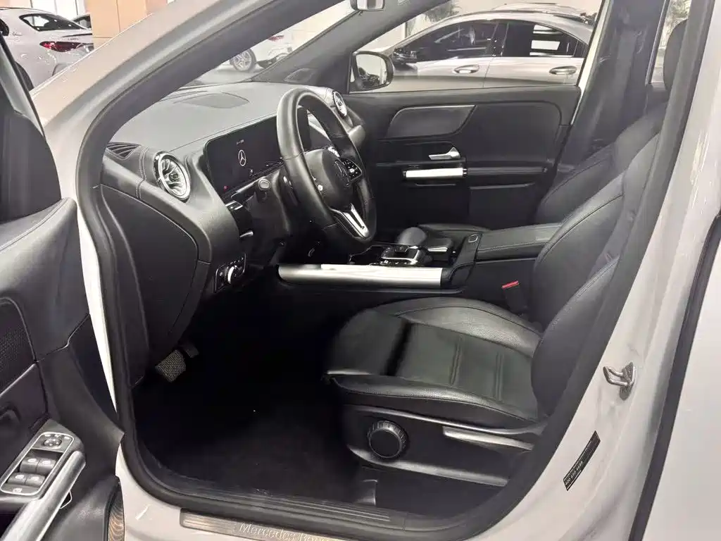 Mercedes-Benz GLA 2023