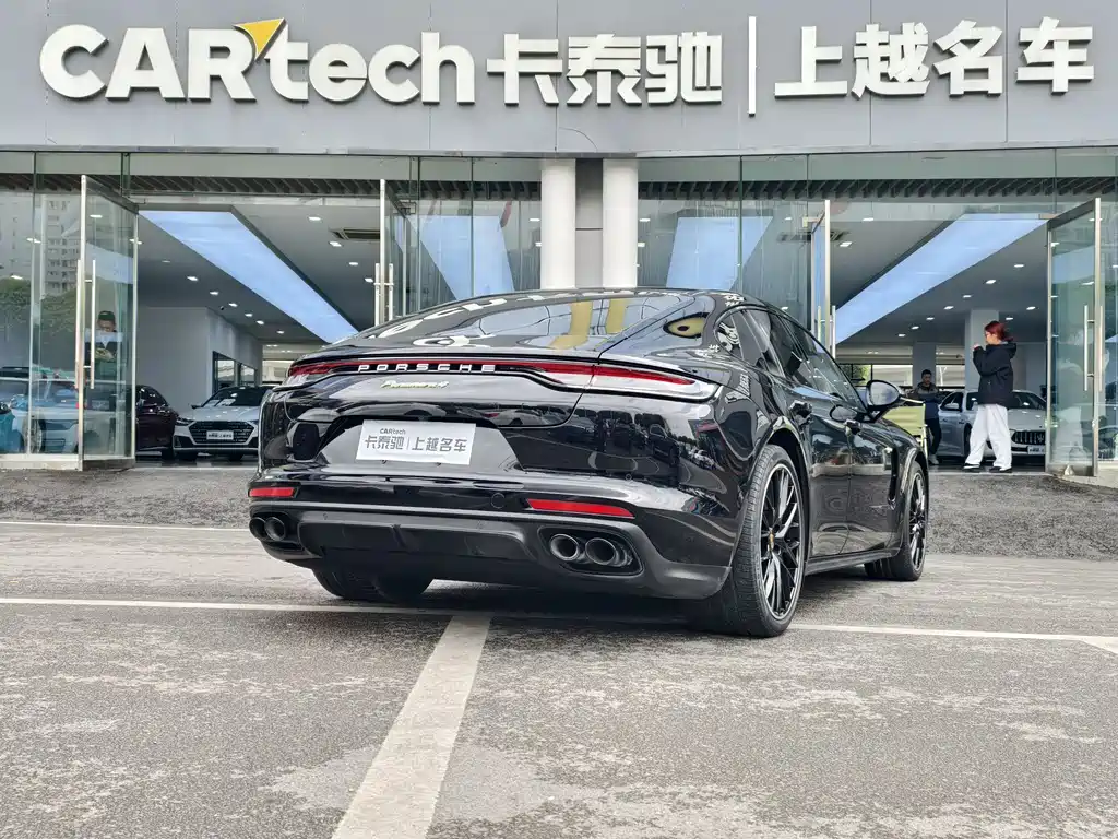 Porsche Panamera 2022