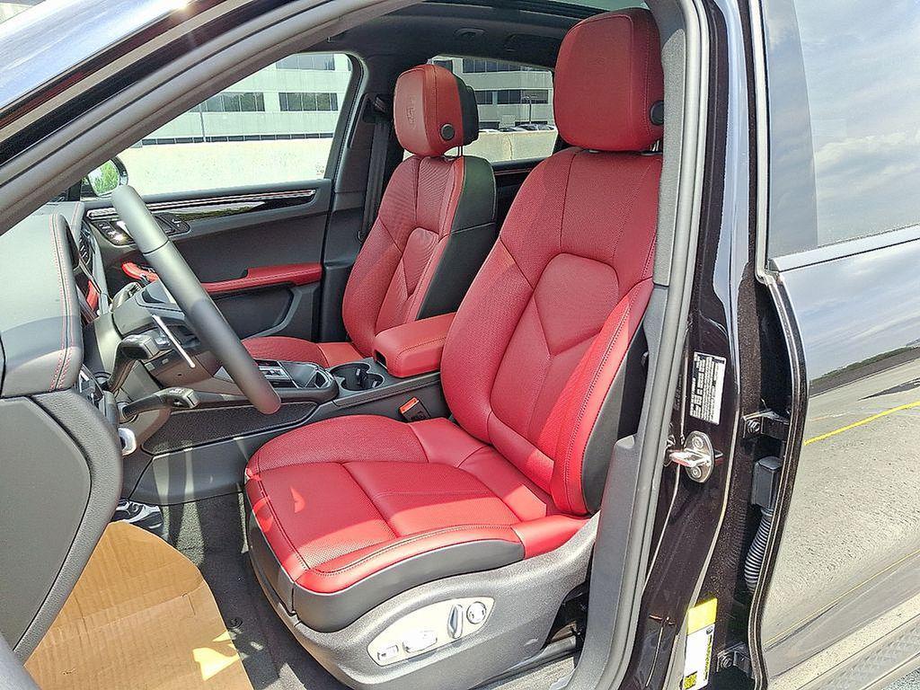 Porsche Macan 2025