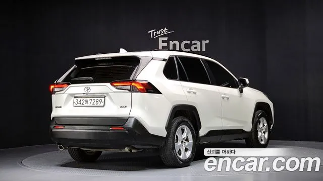 Toyota RAV4 2021