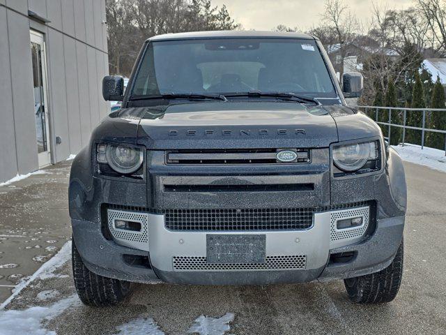 Land Rover Defender 2025
