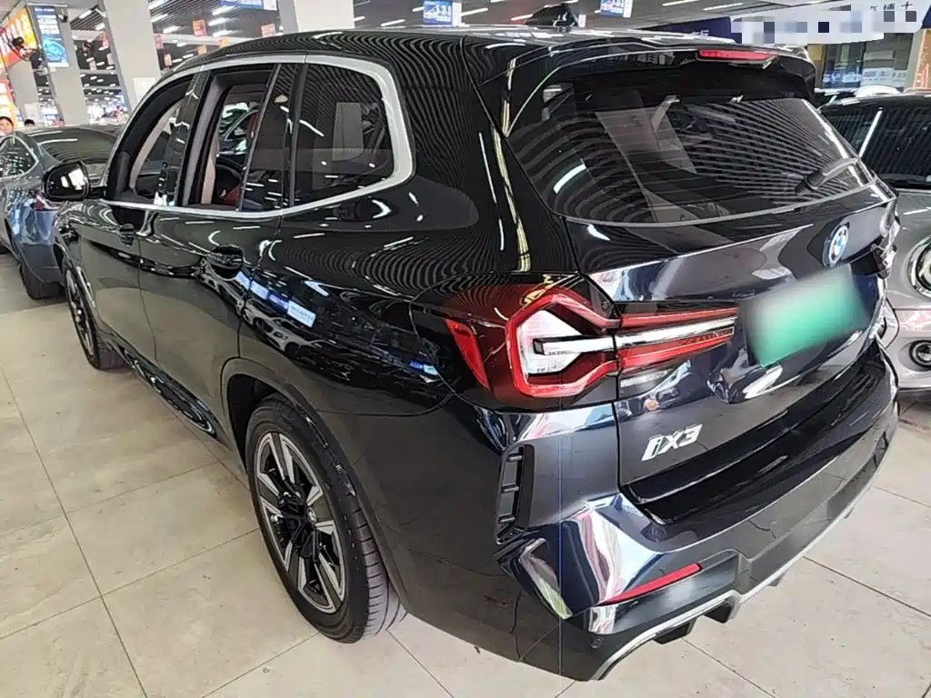 BMW iX3 2024