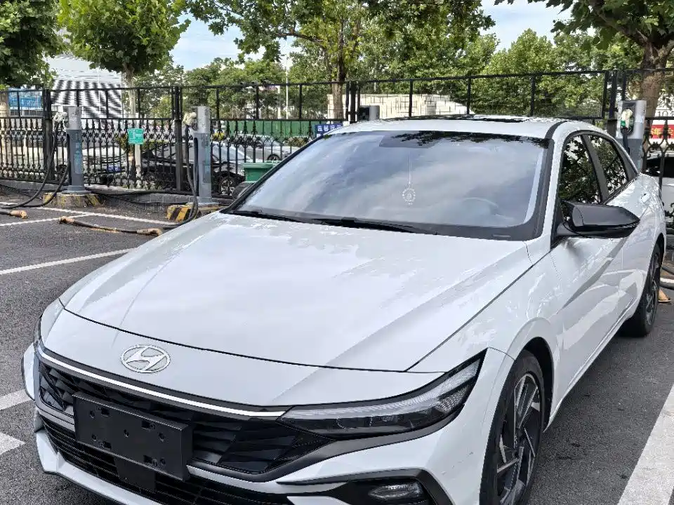 Hyundai Elantra 2023