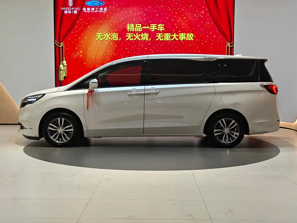 Buick GL8 2023