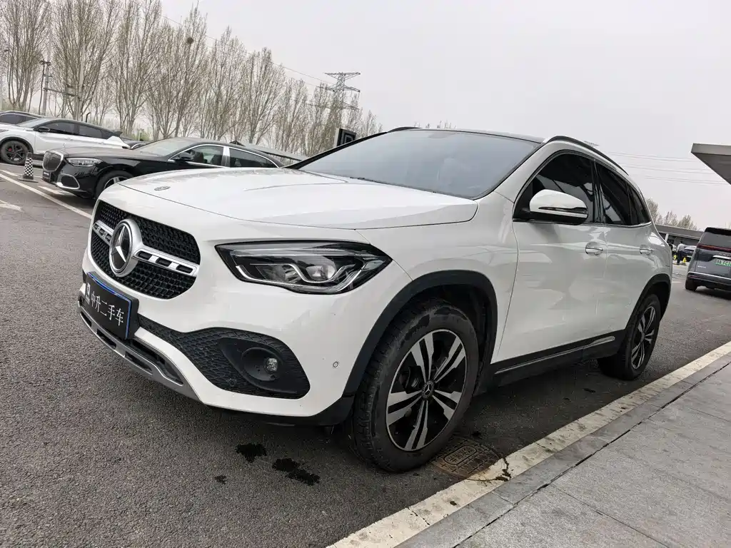 Mercedes-Benz GLA 2021