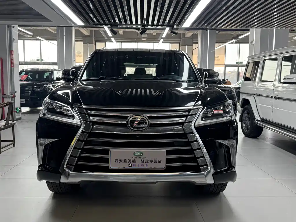 Lexus LX 2020