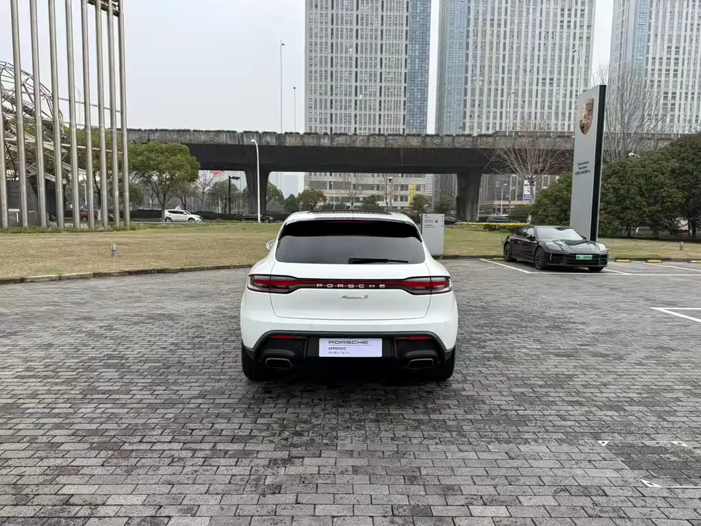 Porsche Macan 2024
