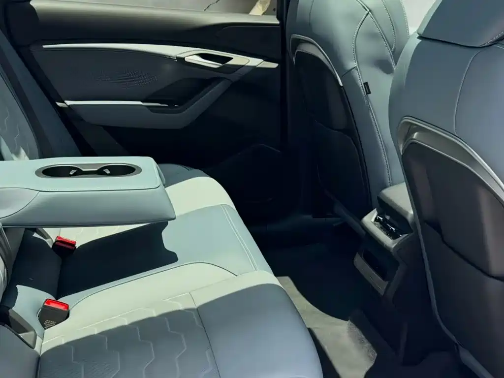 Audi e-tron 2025