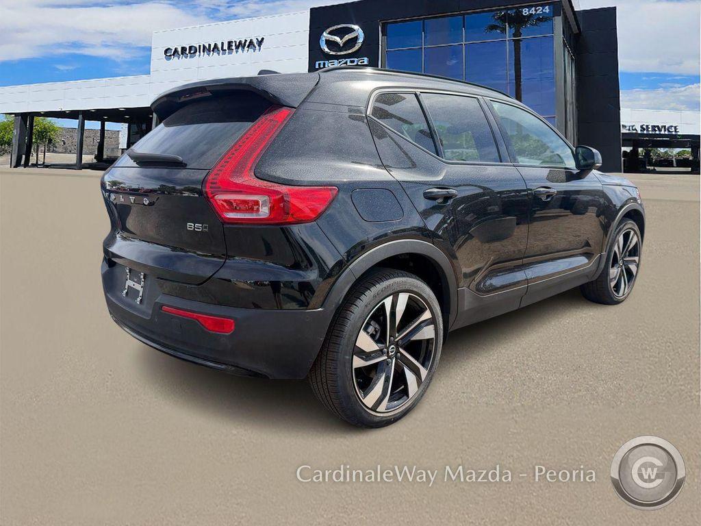 Volvo XC40 2025