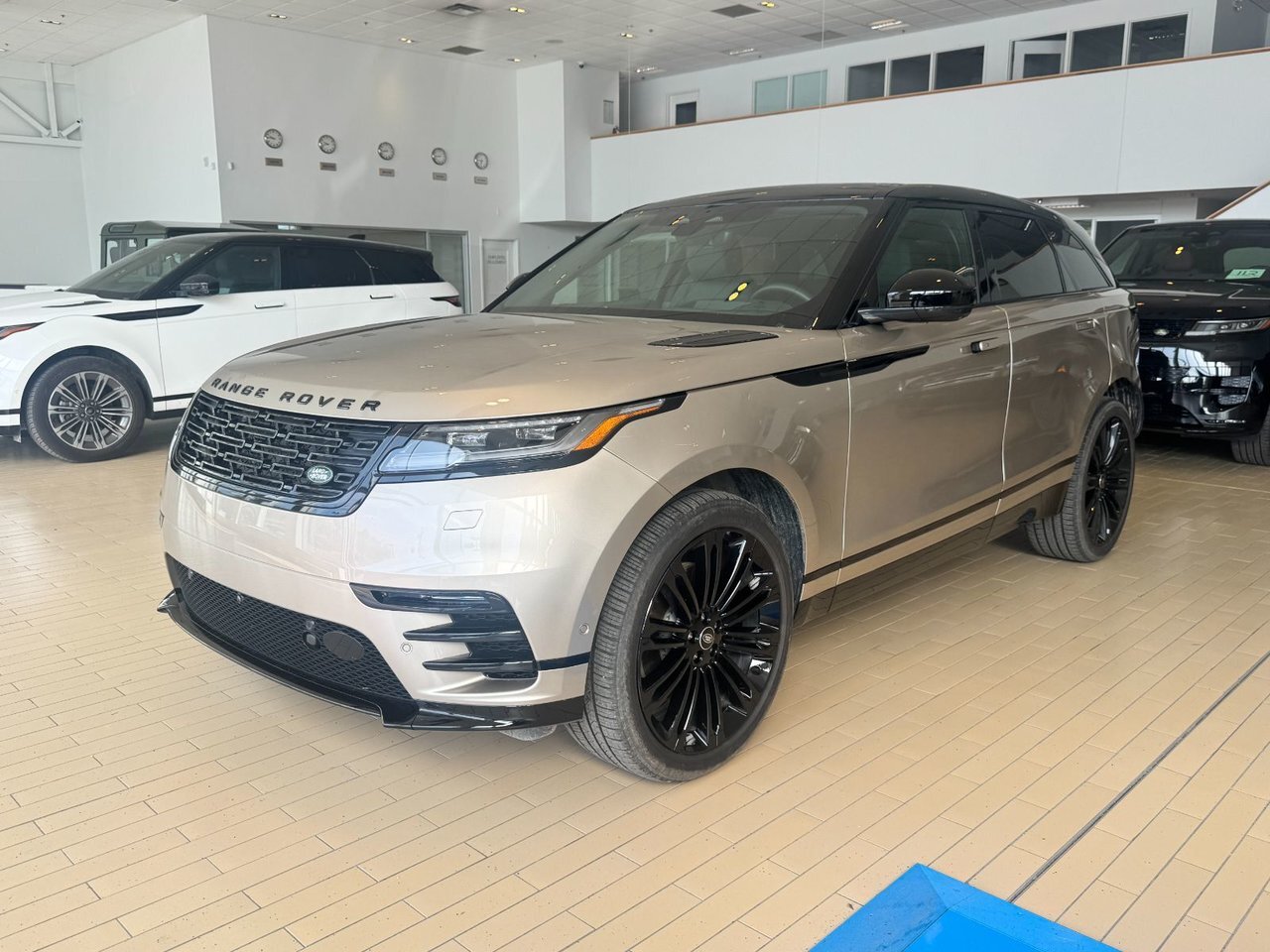 Land Rover Range Rover Velar 2026